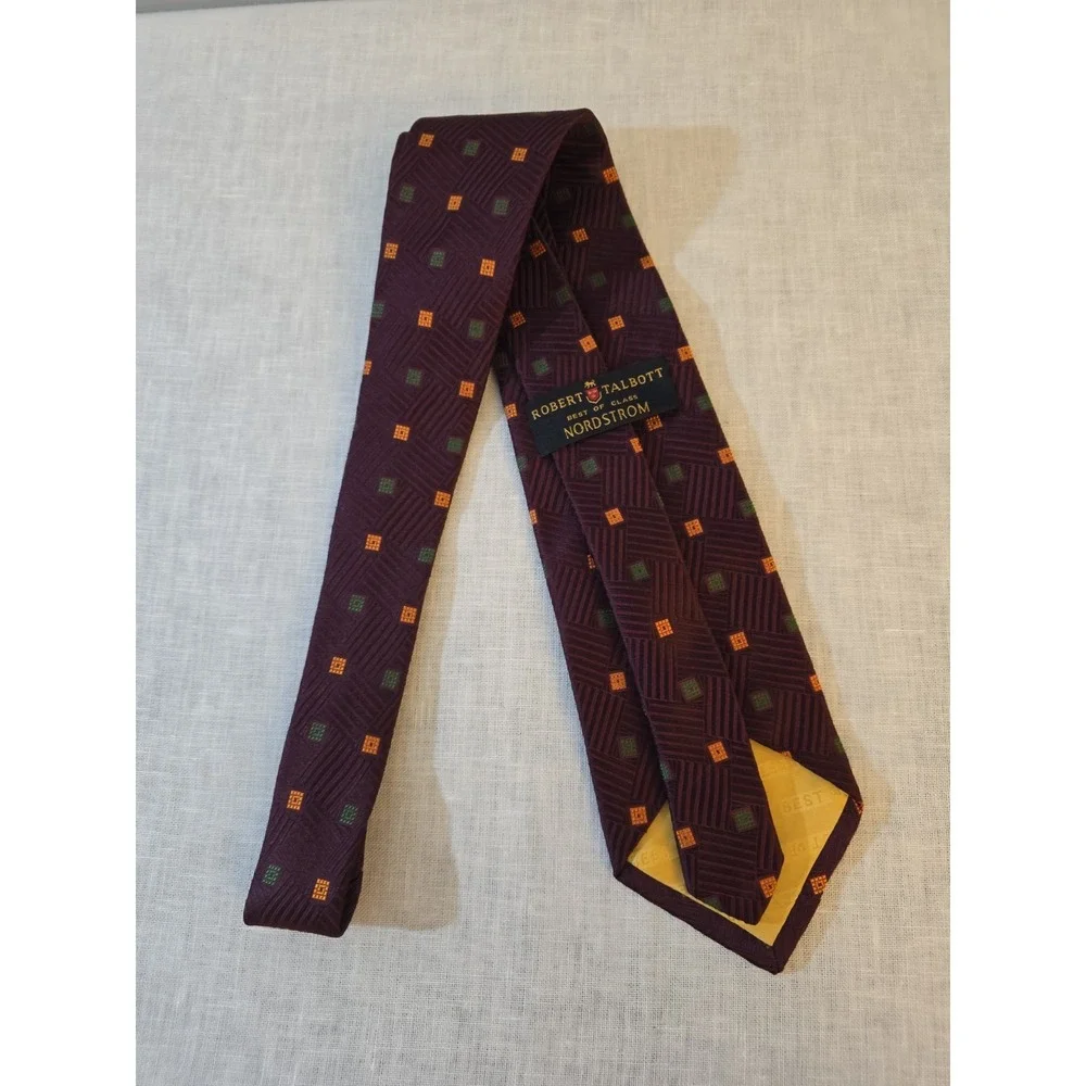 Robert Talbot Best Of Class Nordstrom 100% Silk Beautiful Tie 57 x 4 Hand Sewn